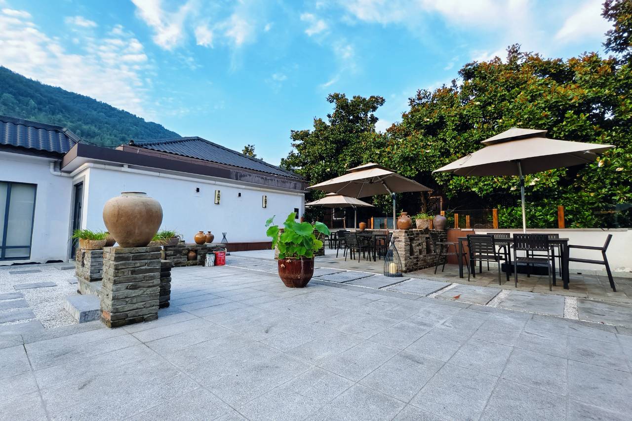 张家界专家村阳光庭院酒店(国家森林公园武陵源标志门店)图片