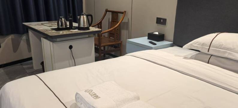 艾里酒店(鲤南美食街店)图片