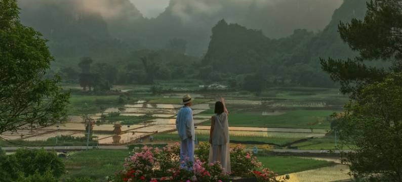 阳朔发呆悬空温泉轻奢极景酒店(十里画廊遇龙河店)图片