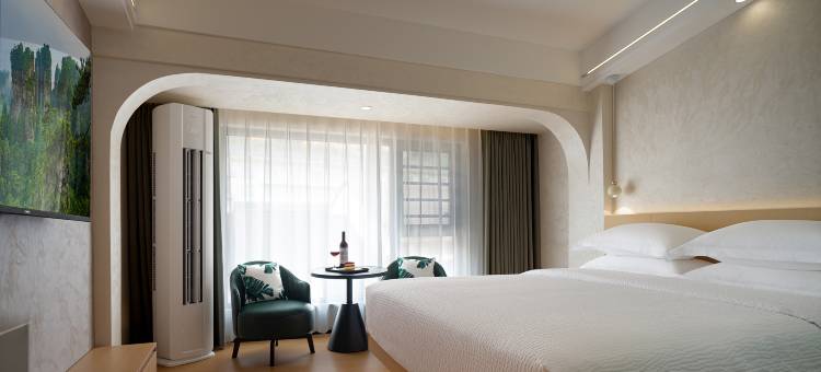 张家界万吉酒店(国家森林公园武陵源标志门店)图片