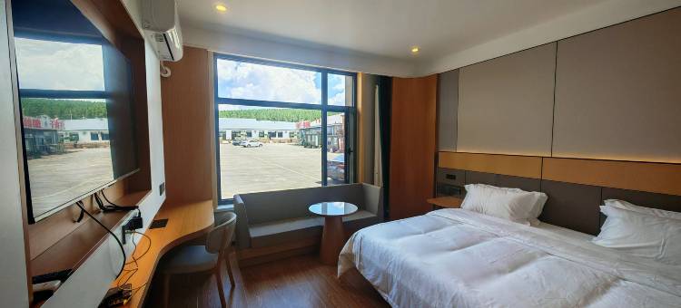 如家华驿酒店(乌兰布统草原店)图片