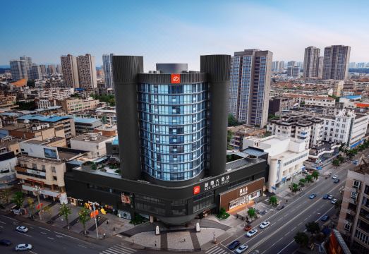 新德大酒店（德阳文庙广场店）外景图