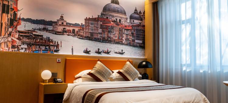 东鹏假日酒店图片