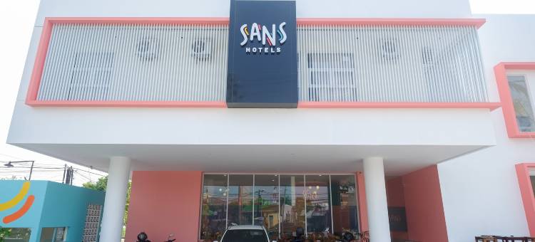 桑斯酒店奥鲁姆玛查皮特三宝垄(Sans Hotel Aurum Majapahit Semarang)图片