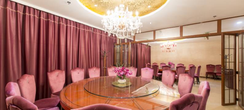 乌兰布统天和假日酒店图片