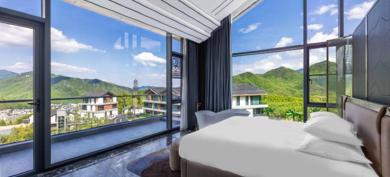 安吉云上草原度假村半山隐竹酒店图片