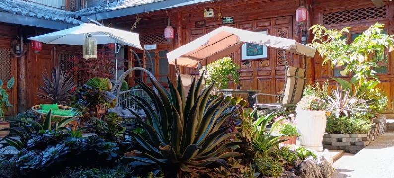 浮椿霜林客栈(丽江古城四方街店)图片