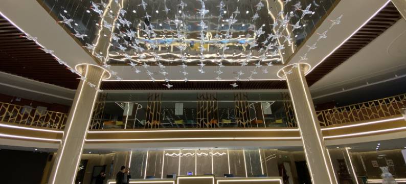 巴音布鲁克吉日格勒大酒店图片