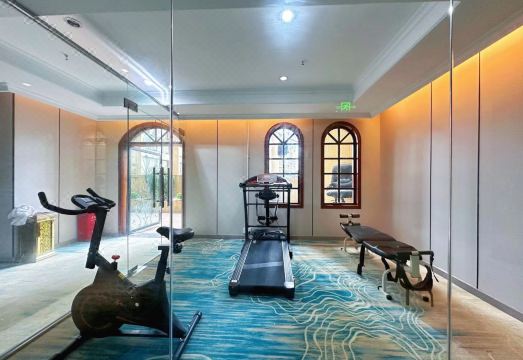 Eiffel Hotel Dazhu Hotel Overview