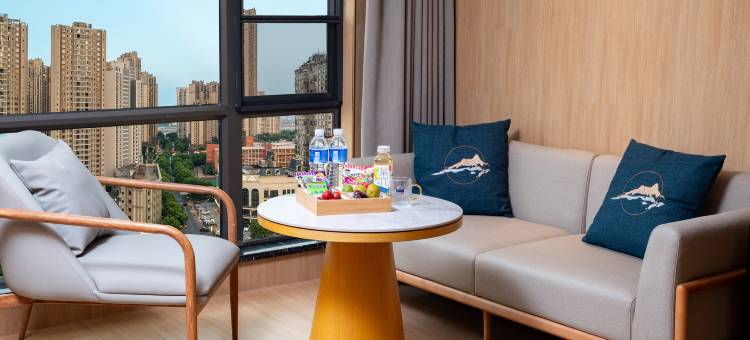 南昌秋水广场藤王阁江景酒店(红谷滩万达广场店)图片