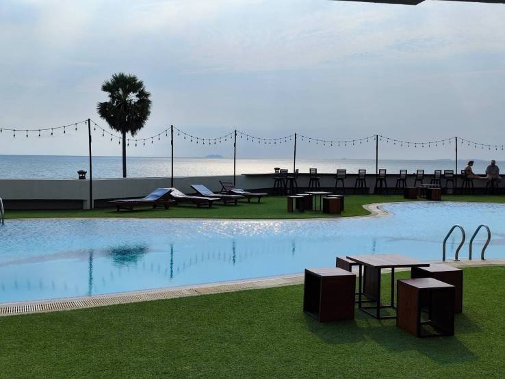 Grand Jomtien Palace HotelOver view