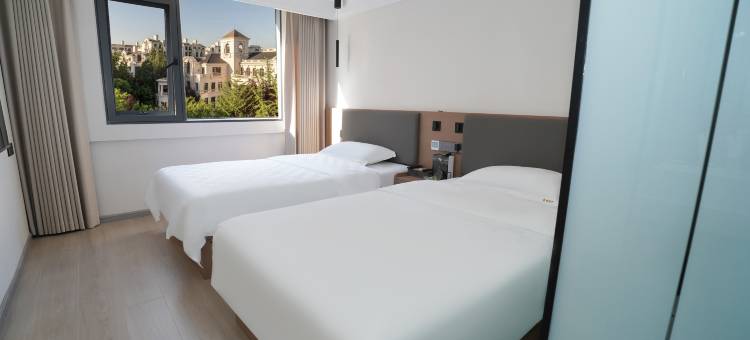 君怡酒店(万源中学店)图片