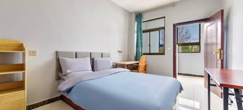 拉萨凡尘民宿(大昭寺八廓街店)图片