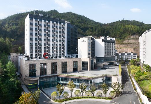 磐安万达锦华酒店外景图