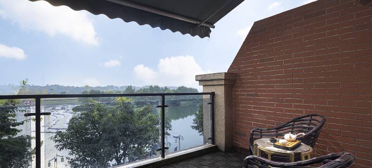 邛崃喜瑞达·湖畔酒店图片