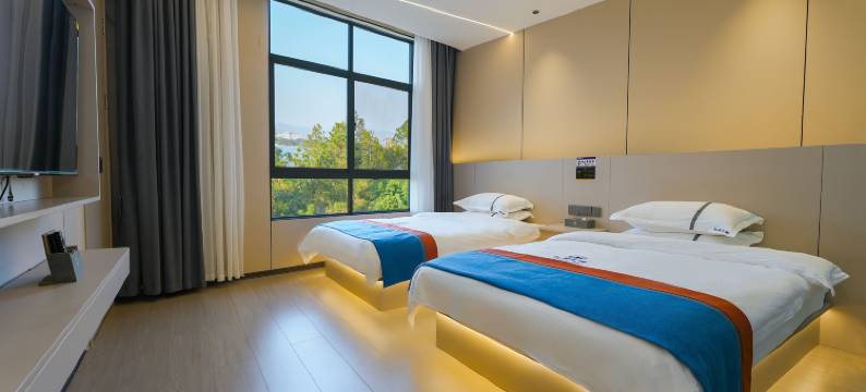 弥勒忆湖河畔民宿(湖泉生态园红河水乡店)图片