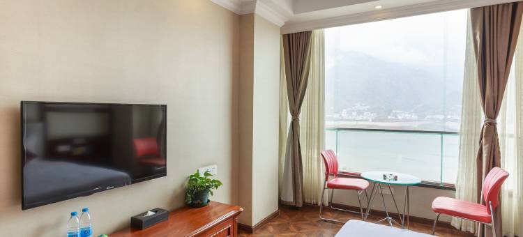 美客美家酒店(汉源滨湖路店)图片