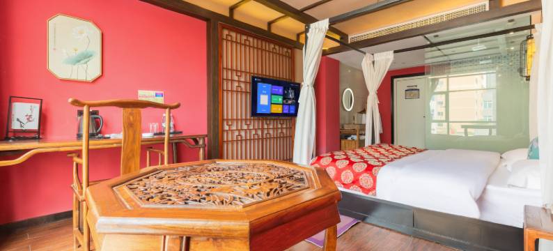 兴仁悦栖主题酒店图片