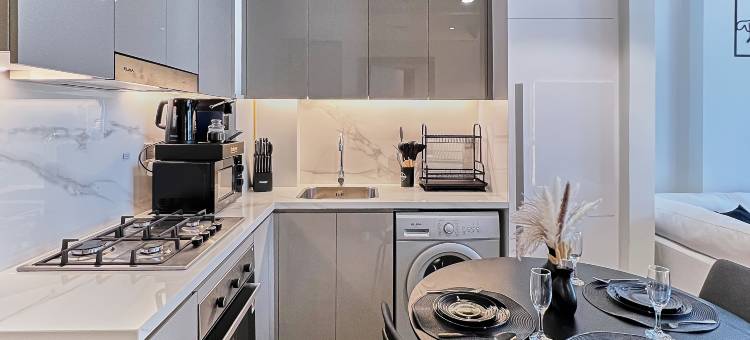 bnbme | 现代公寓，配有泳池和健身房 | 距离市中心12分钟(bnbme | Modern Apt with Pool & Gym | 12 min to Downtown)图片