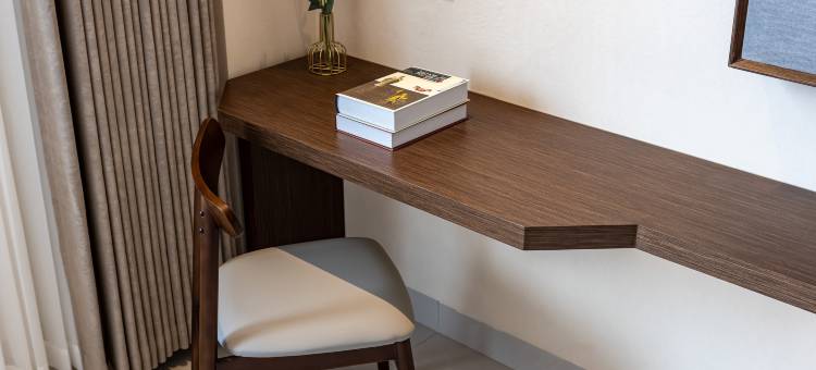 泊纳荟舍连锁酒店(盈江盈湖公园店)图片