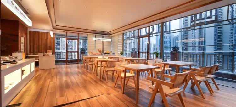 龙汐·臻享公寓(湛江万达广场中澳友谊花园店)图片