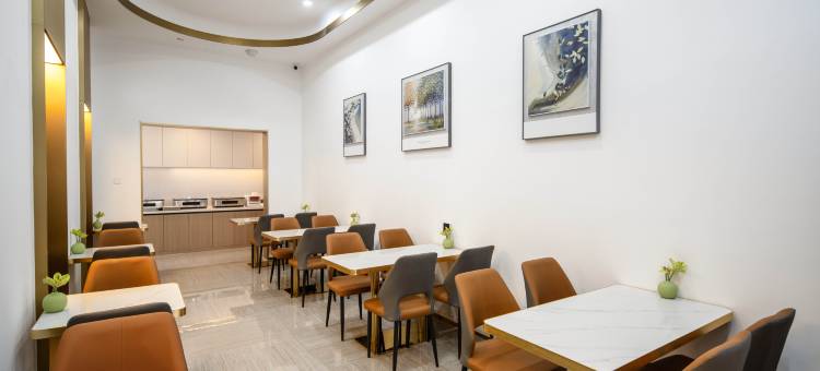 金街民宿(赤峰红山万达广场店)图片