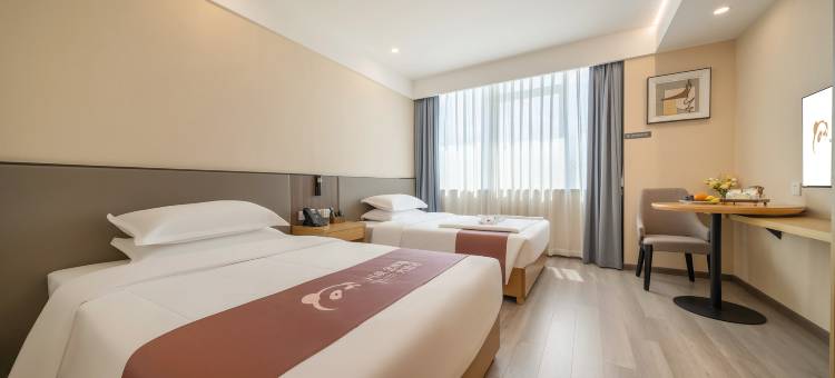 川航金熊猫大酒店(青山机场店)图片