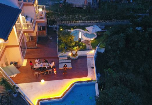 浮予·温泉Villa观景民宿（海螺沟店）外景图