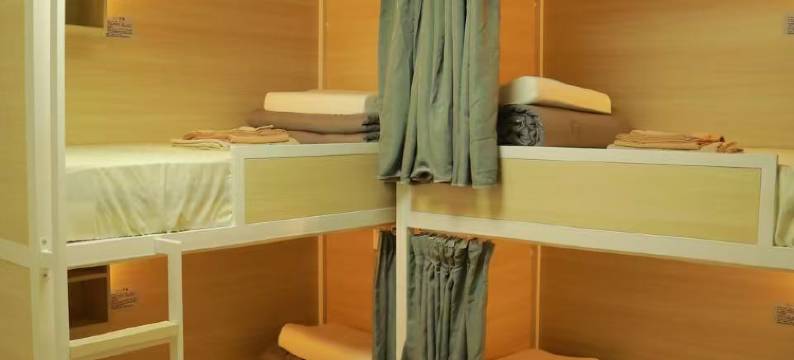 拾野青年旅舍(珠海情侣中路日月贝大剧院店)图片