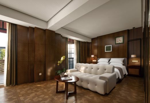 Yijiangchunshui · 1912 Guofeng Hotel (Hangzhou Xihu Huanglong Sports Center)Hotel Overview