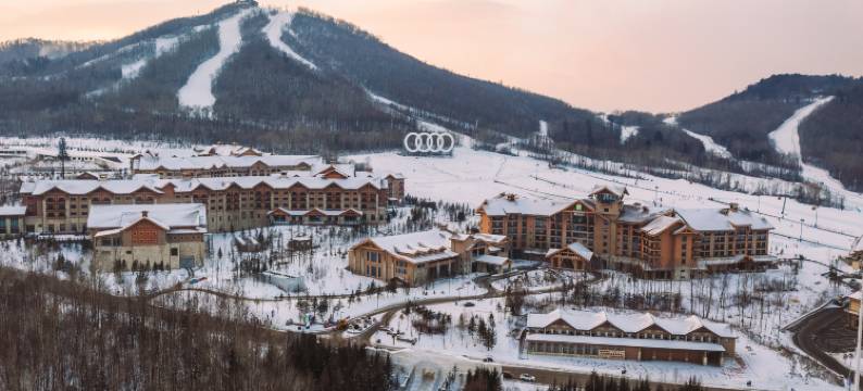 小洋楼美宿酒店(长白山万达国际度假区店)图片