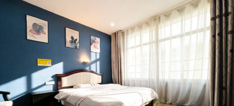 宜家欣酒店(咸丰十字街店)图片