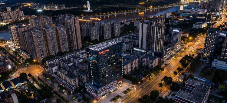 远景优巢｜既山野Embracing ·空中溯野酒店(雅安西康商业广场店)图片