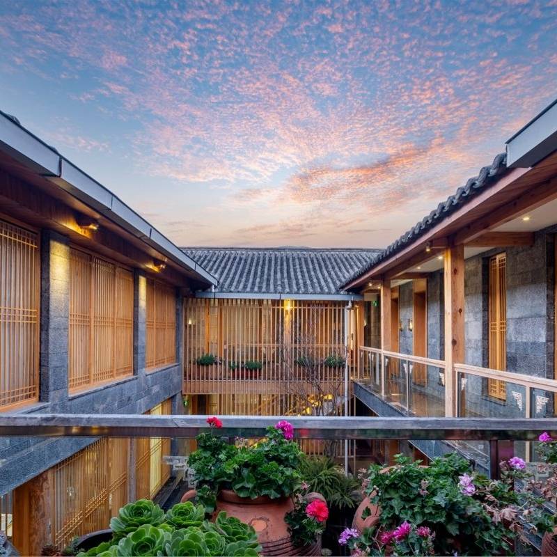 悦·拾柒|赏日照金山·花园咖宿(丽江古城忠义市场店)图片