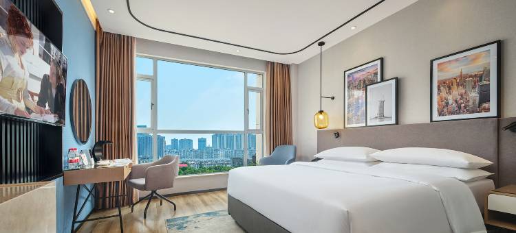 长沙岳麓金融中心华美达酒店图片