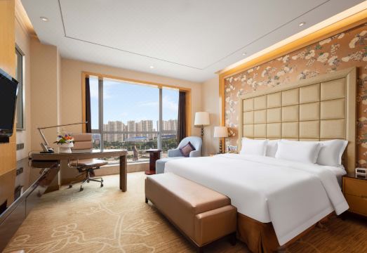 Crowne Plaza Xiangyang Hotel Overview