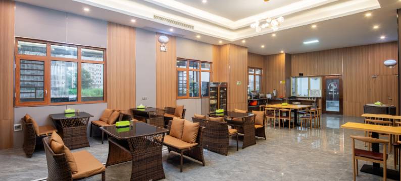 万豪鑫源酒店(贺州学院店)图片