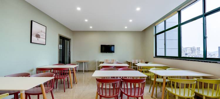 凯樾酒店(常州雪堰嬉戏谷店)图片