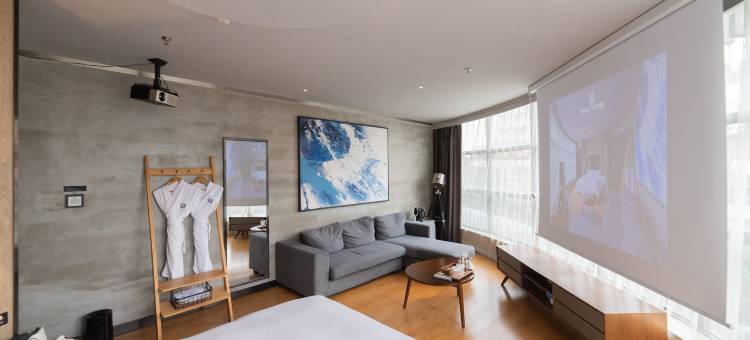 贵阳BlackHotel黑探酒店(喷水池大十字店)图片