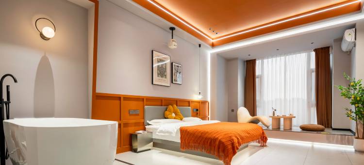 缘宿·设计师投影民宿(大同东信广场店)图片