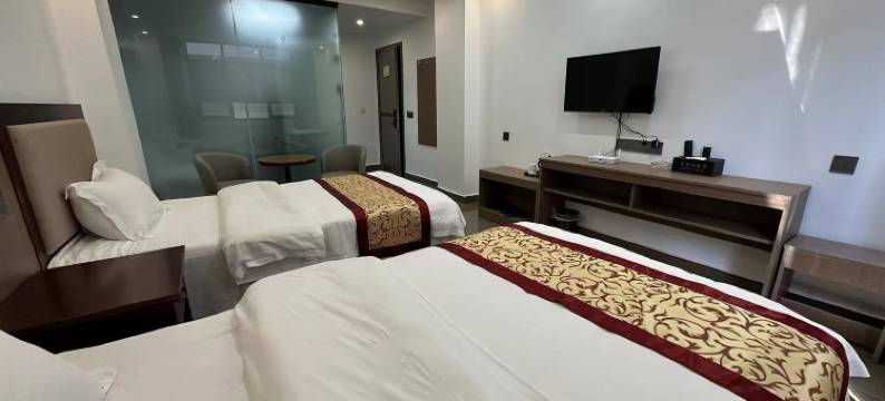 海螺沟金雪山假日酒店图片