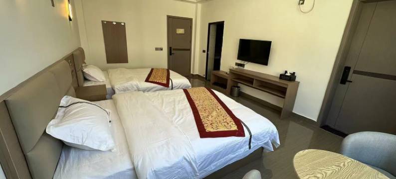 海螺沟金雪山假日酒店图片