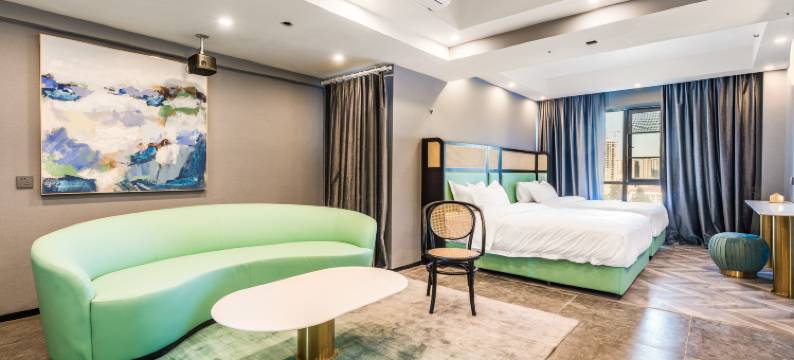 与白观影民宿(南悦城店)图片