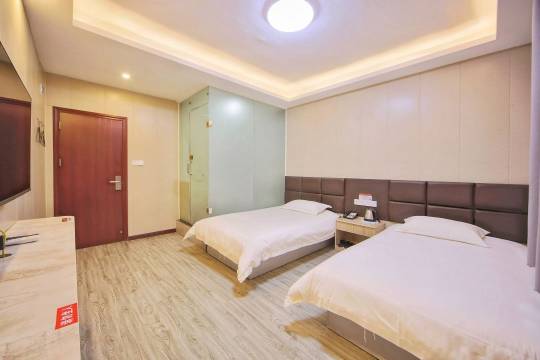 襄阳铁鑫假日酒店(襄阳火车站店)