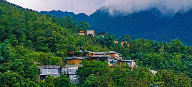 上林大明山云松山宿图片