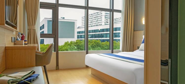 7天优品酒店(上海国际汽车城同济大学店)图片