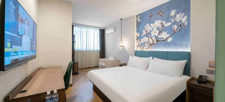 白玉兰酒店(上海火车站地铁站店)图片