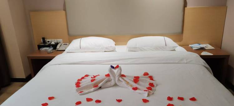 征途酒店(高州挂榜岭森林公园店)图片