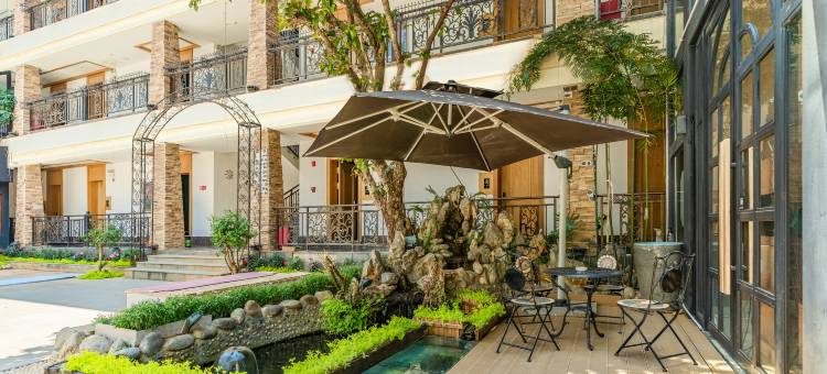 蒙自海伦城市花园酒店(南湖公园新天地步行街店)图片