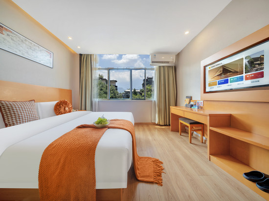 青皮树酒店(弋阳高铁站汇金商业广场店)